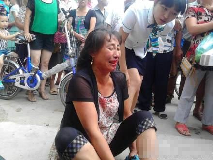 协管员收占道费未果围殴小贩 3队员被停岗停薪